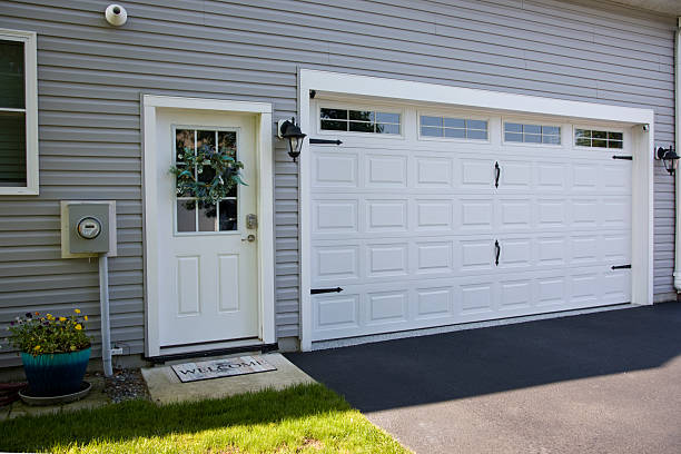 24/7 Emergency Garage Door Panel Replacement experts in Johnston County County, OK